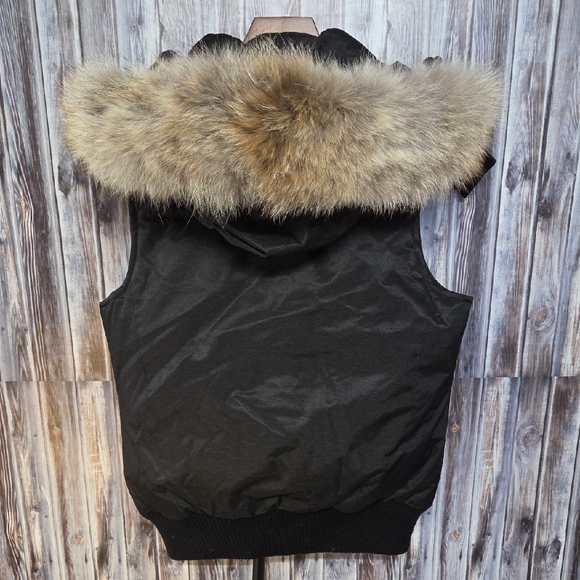 TRIPLE FAT GOOSE Black Vest with COYOTE Fur Trim Size XS - Picture 2 of 10